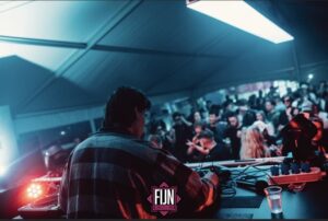 Ledscherm OOSTBURG in gebruik tijdens een evenement