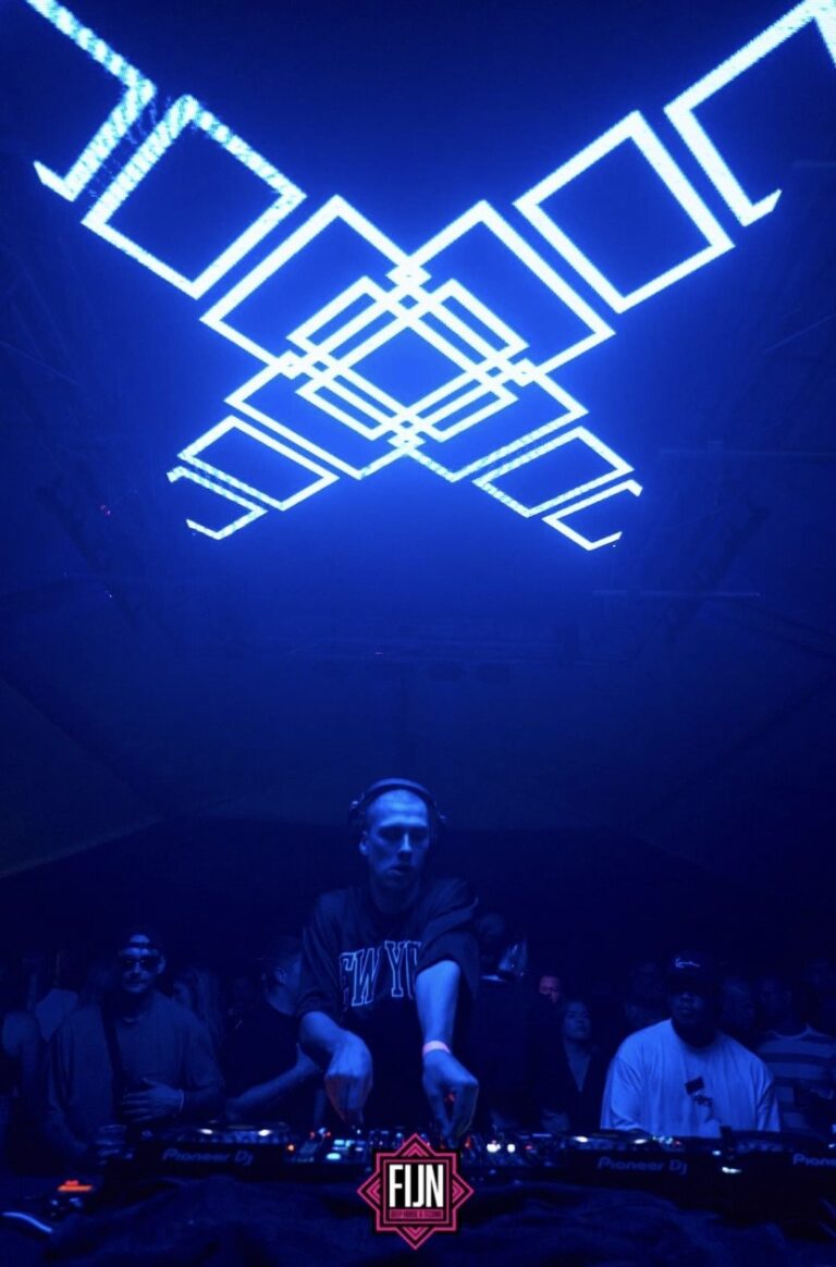 Ledscherm OOSTBURG in gebruik tijdens een evenement